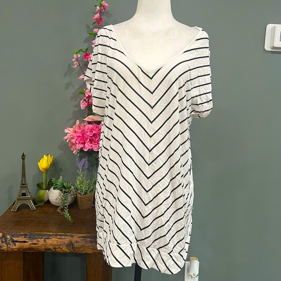 Denver Hayes Striped Top - Picture 2 of 11